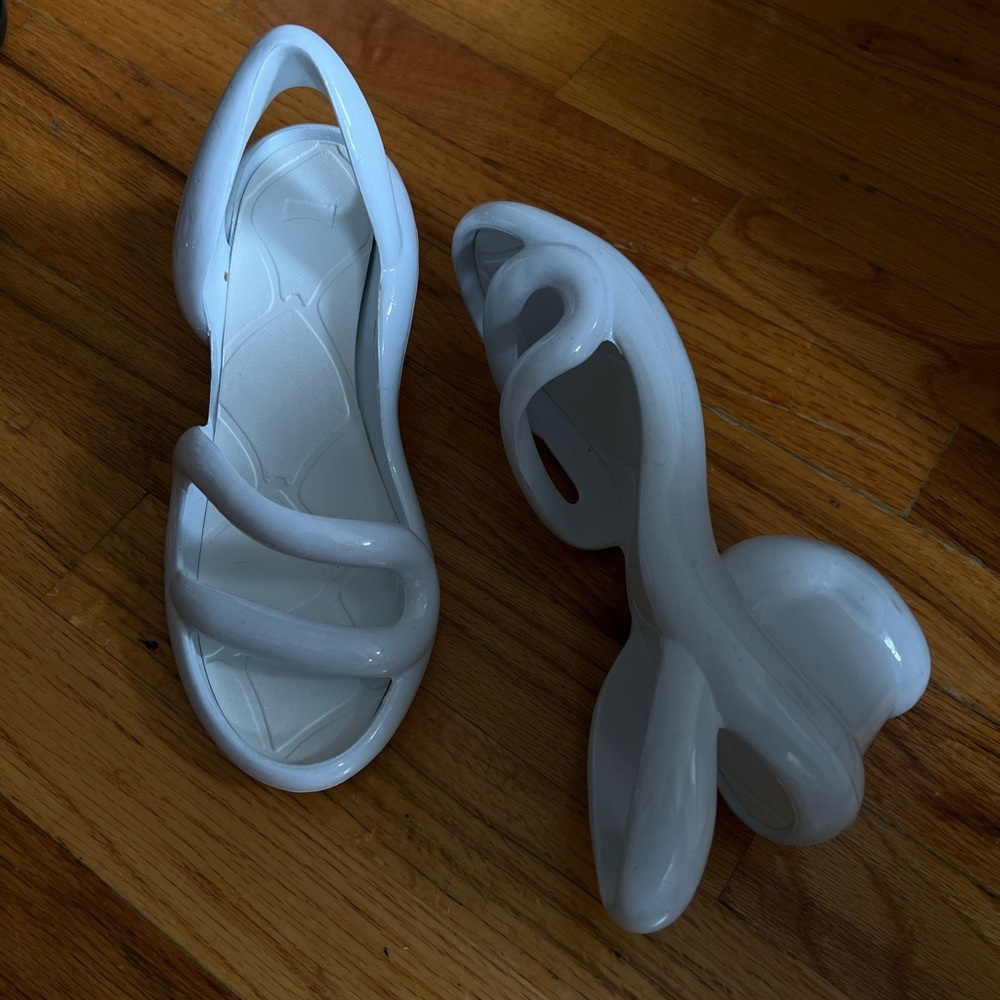 WHITE CAMPER KOBARAH HEEL